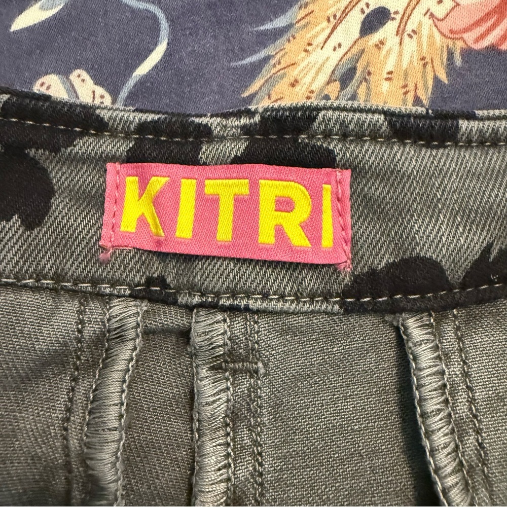 Kitri Faith Floral Print Trouser Jeans in Grey/ Black Wide Leg Cuffed size 10 - Picture 2 of 11